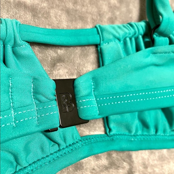 Blackbough Paige Top + Paige Bottom in Emerald - Picture 9 of 10